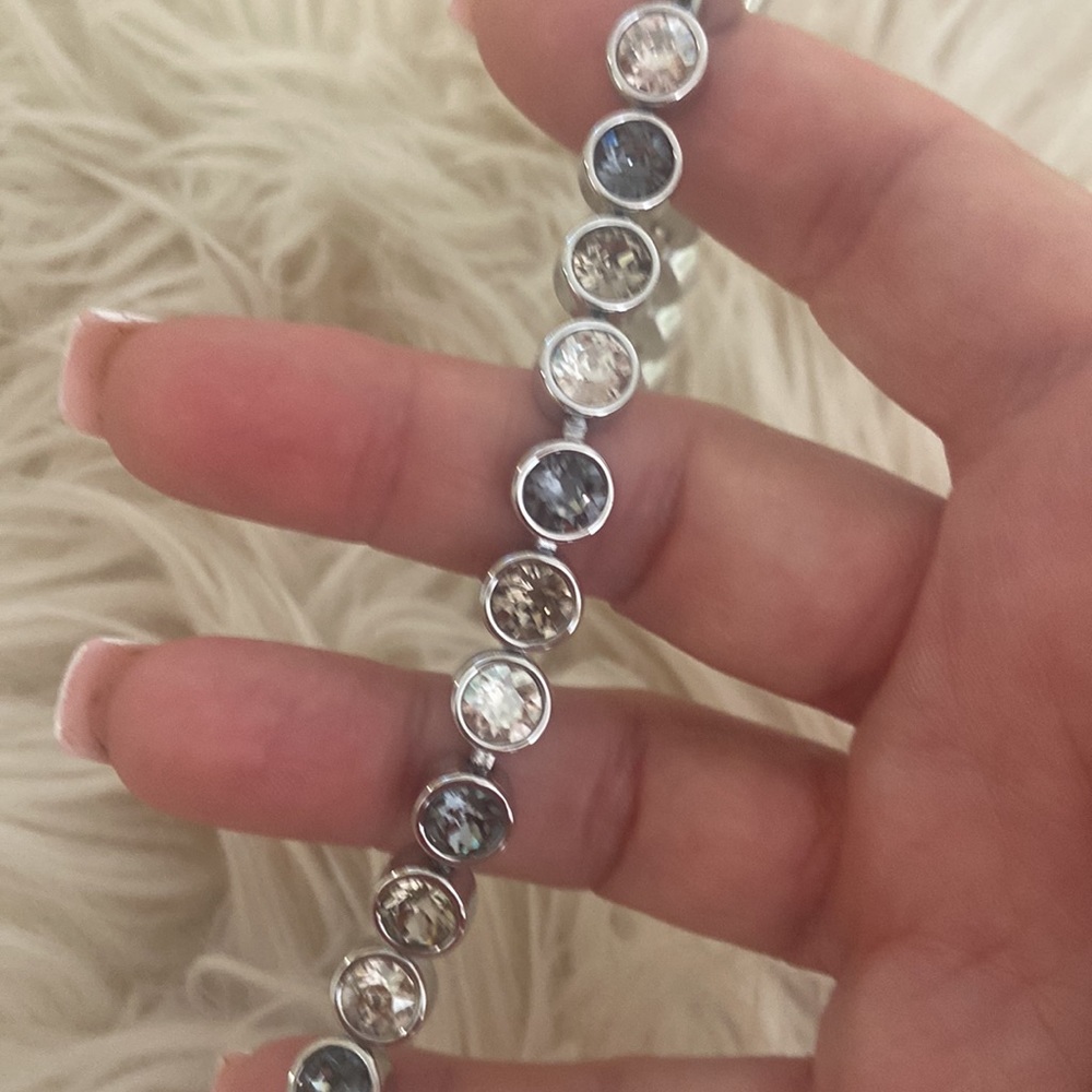 NWOT Swarvowski bracelet matching necklace in closet